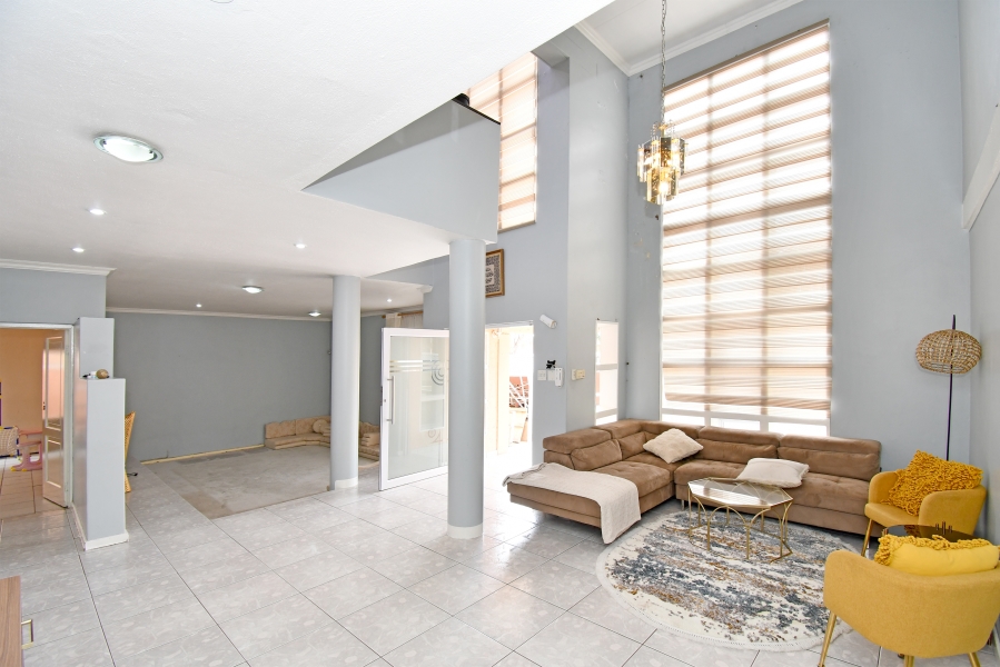 6 Bedroom Property for Sale in Crown North Gauteng