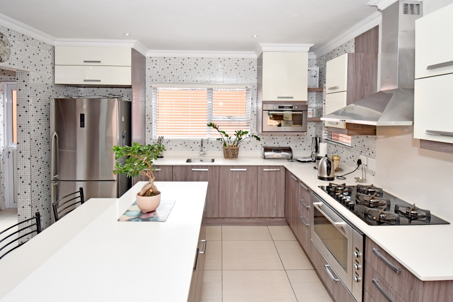 6 Bedroom Property for Sale in Crown North Gauteng