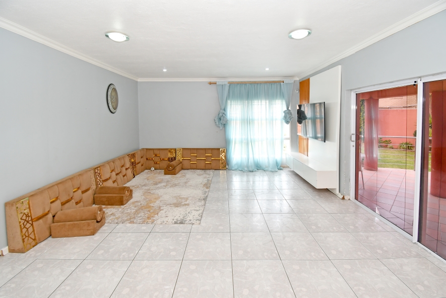 6 Bedroom Property for Sale in Crown North Gauteng