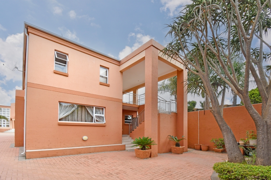 6 Bedroom Property for Sale in Crown North Gauteng