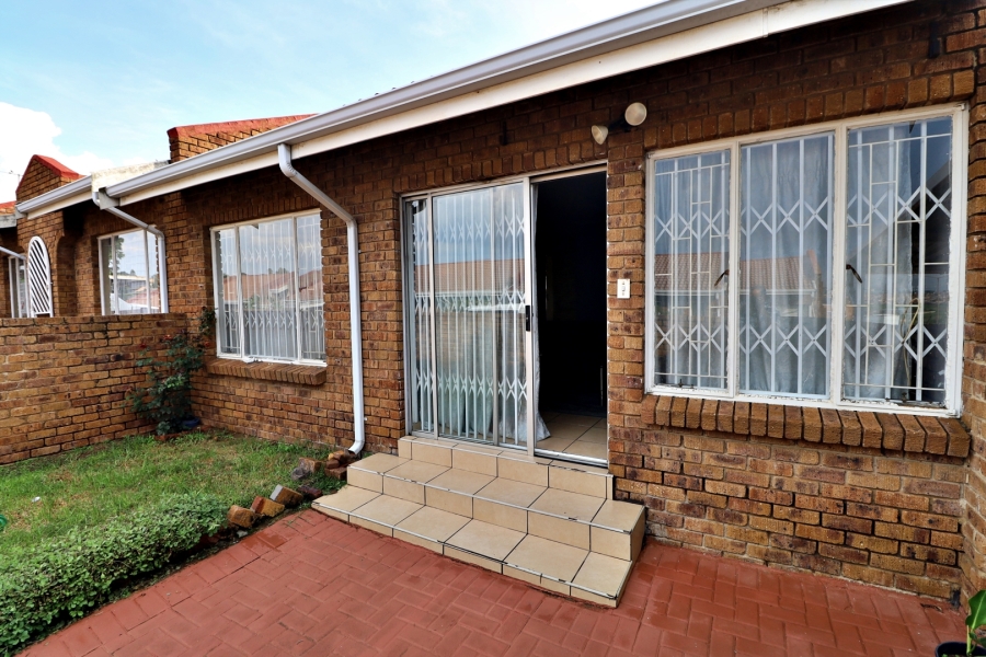 2 Bedroom Property for Sale in Norkem Park Gauteng
