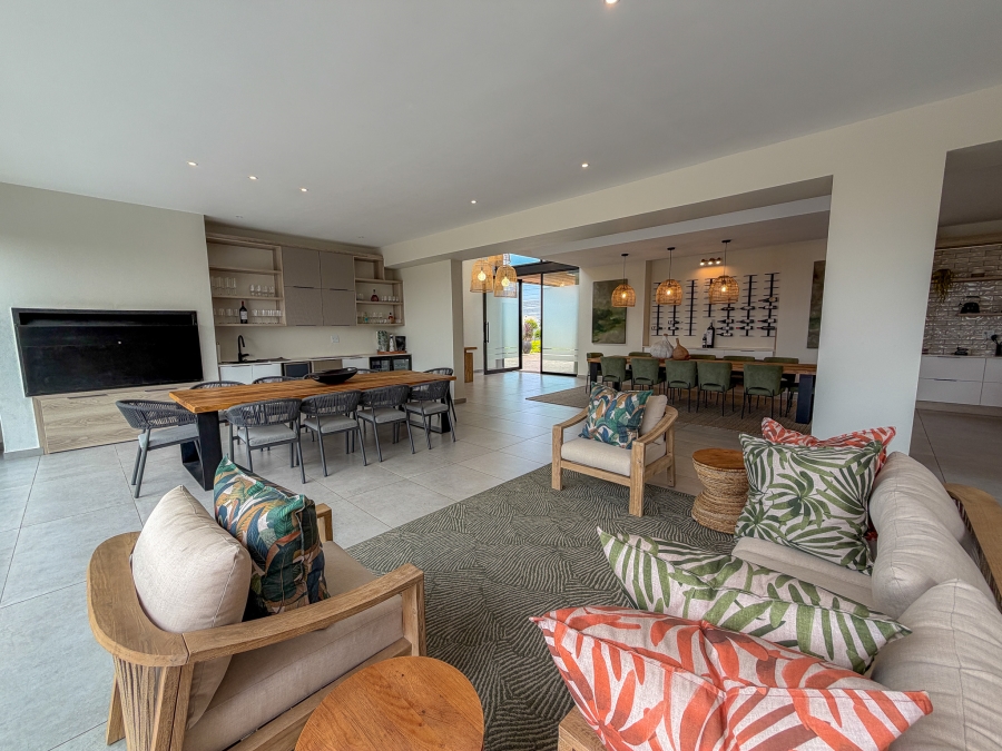 5 Bedroom Property for Sale in Midstream Heights Gauteng