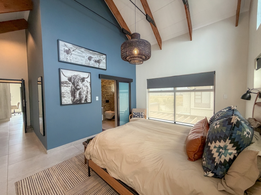 5 Bedroom Property for Sale in Midstream Heights Gauteng