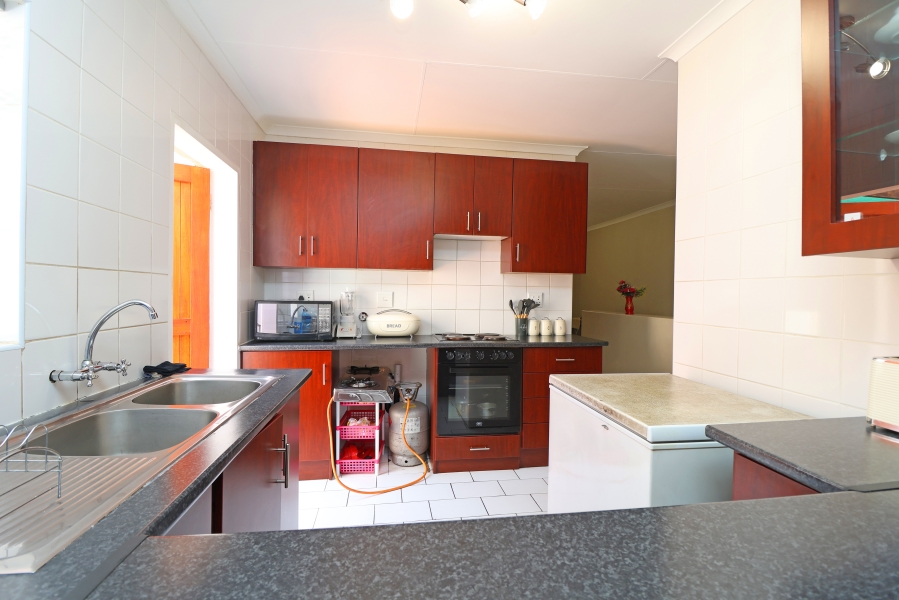 2 Bedroom Property for Sale in Corlett Gardens Gauteng