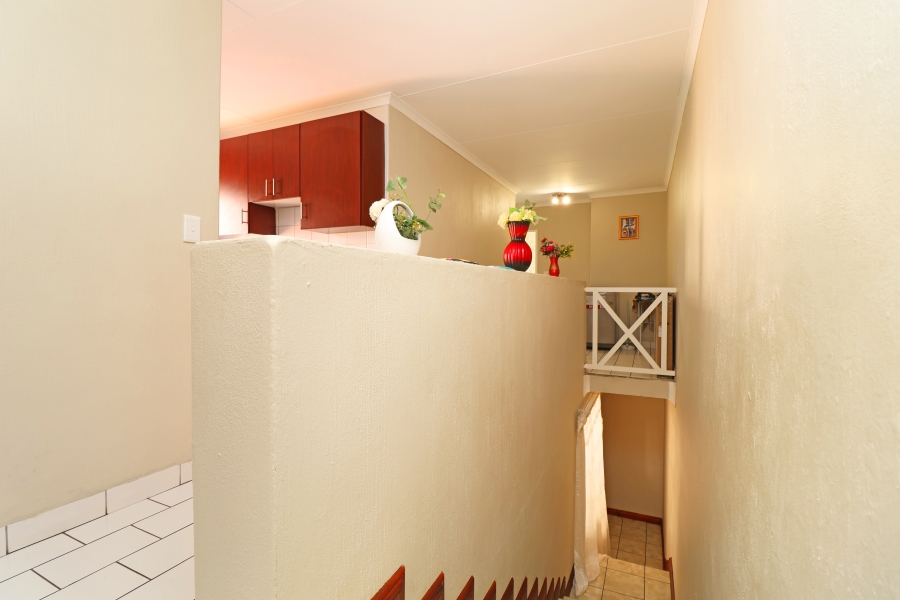 2 Bedroom Property for Sale in Corlett Gardens Gauteng