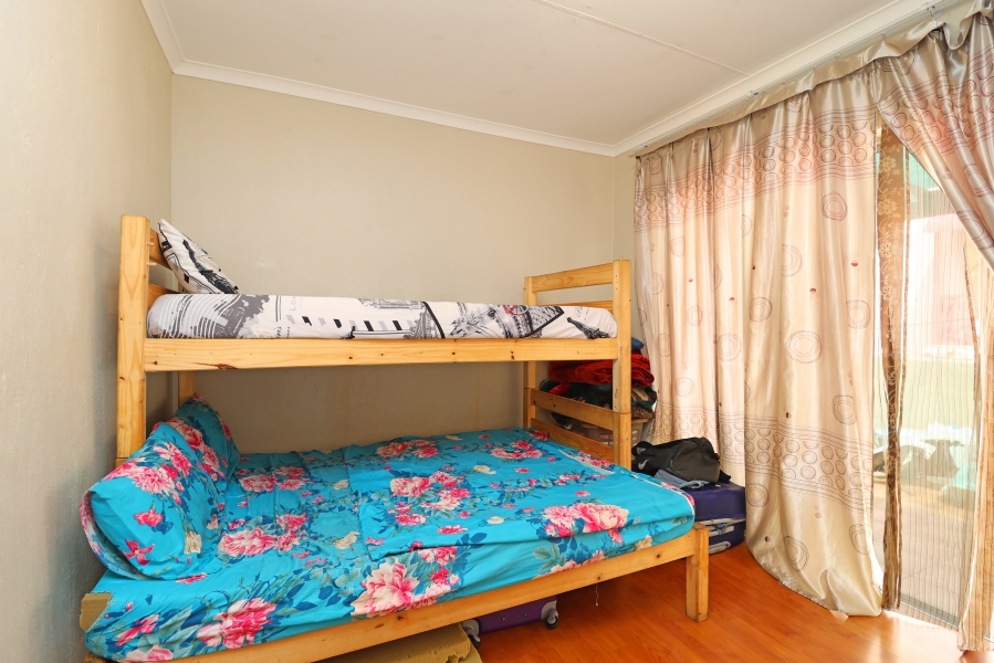 2 Bedroom Property for Sale in Corlett Gardens Gauteng