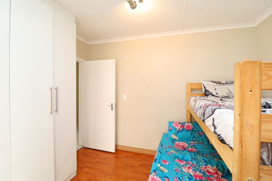 2 Bedroom Property for Sale in Corlett Gardens Gauteng