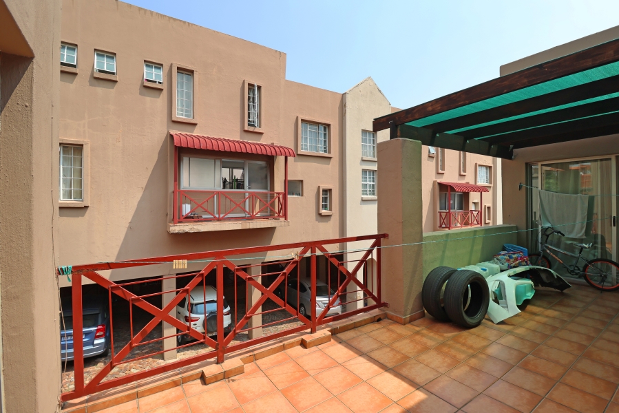 2 Bedroom Property for Sale in Corlett Gardens Gauteng