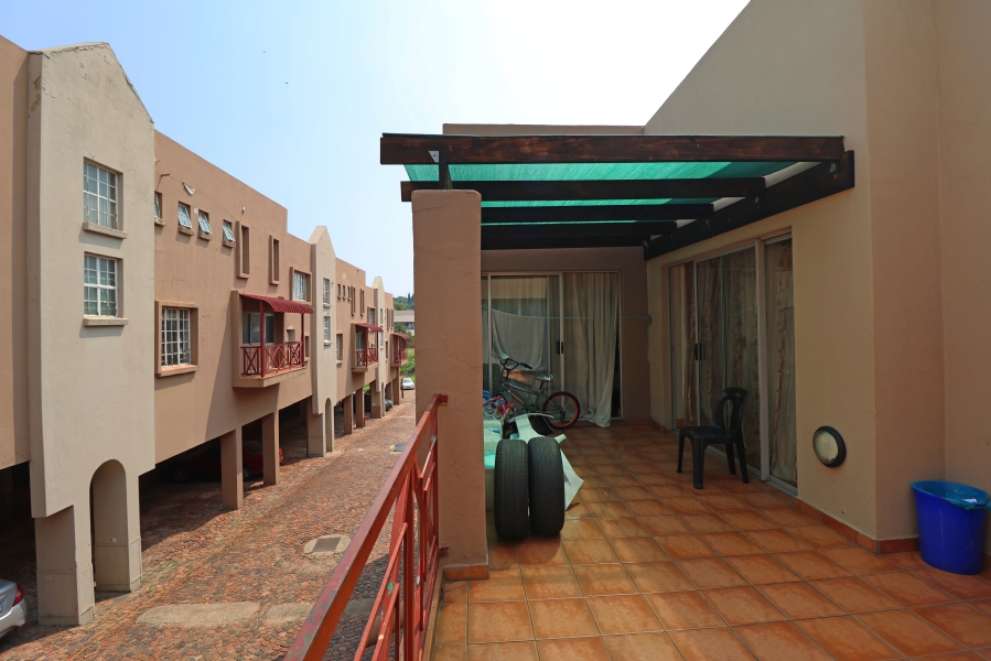 2 Bedroom Property for Sale in Corlett Gardens Gauteng