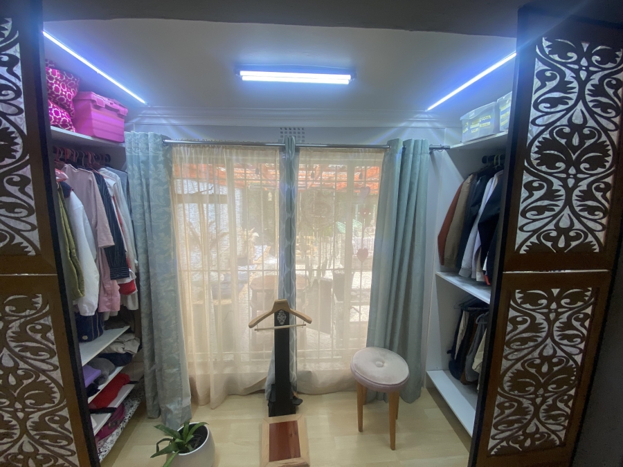 6 Bedroom Property for Sale in Bordeaux Gauteng