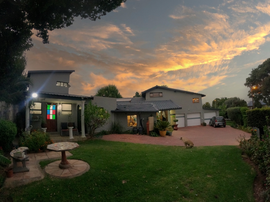 6 Bedroom Property for Sale in Bordeaux Gauteng
