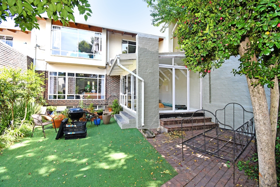 4 Bedroom Property for Sale in Atholl Gauteng