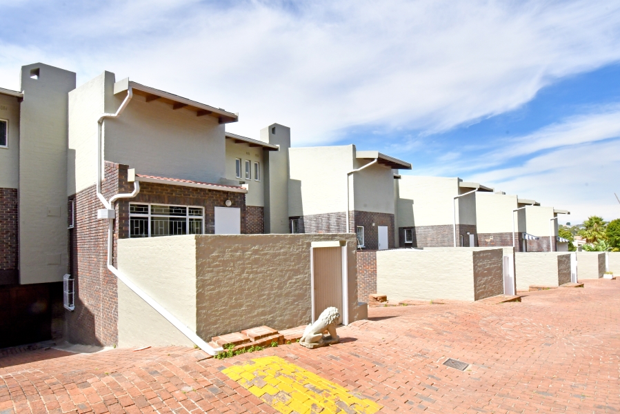 4 Bedroom Property for Sale in Atholl Gauteng