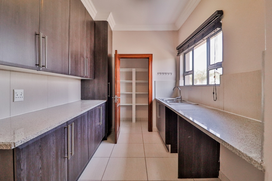 To Let 3 Bedroom Property for Rent in Midstream Estate Gauteng