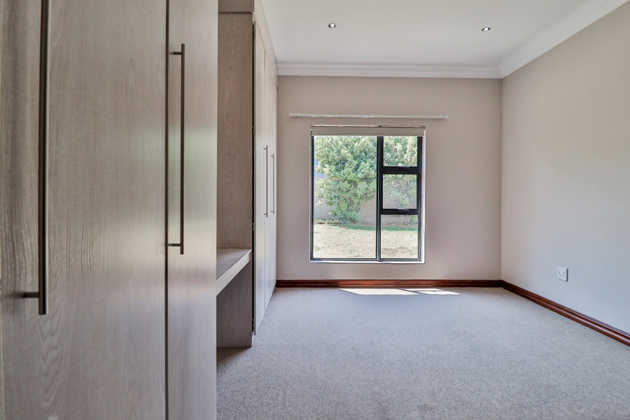 To Let 3 Bedroom Property for Rent in Midstream Estate Gauteng