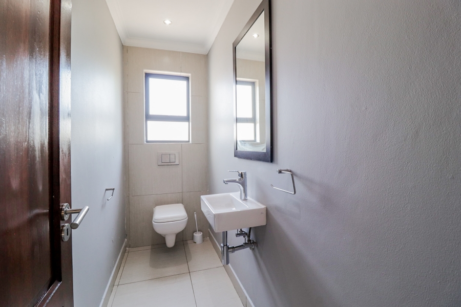 To Let 3 Bedroom Property for Rent in Midstream Estate Gauteng