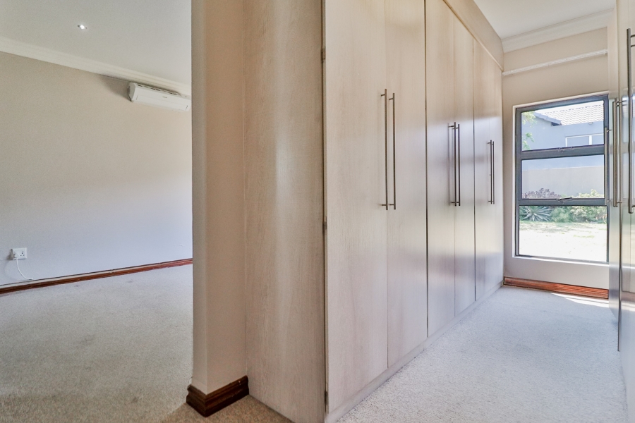 To Let 3 Bedroom Property for Rent in Midstream Estate Gauteng