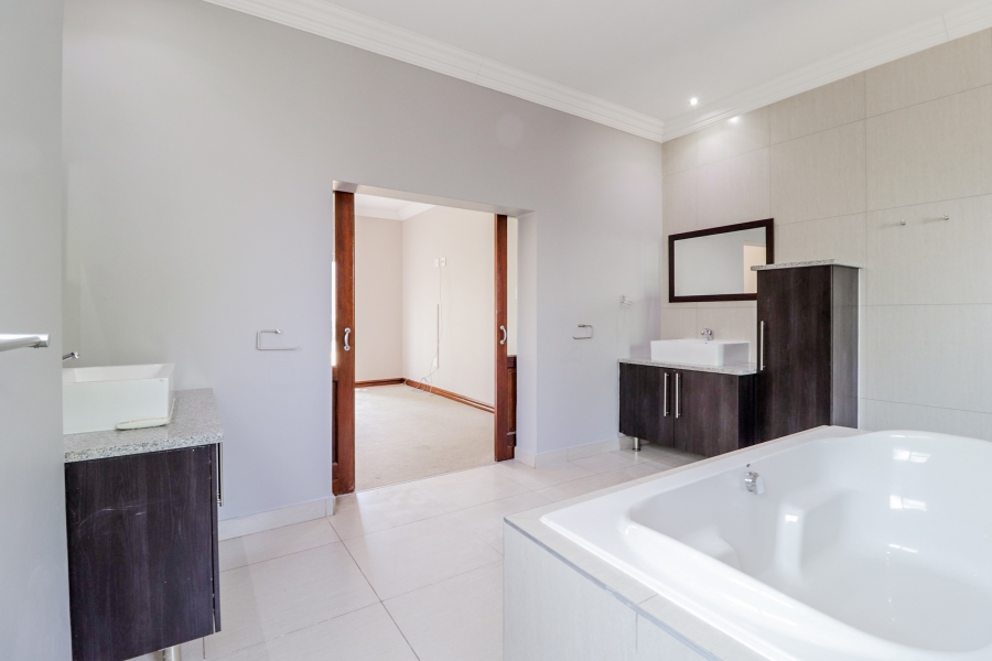 To Let 3 Bedroom Property for Rent in Midstream Estate Gauteng