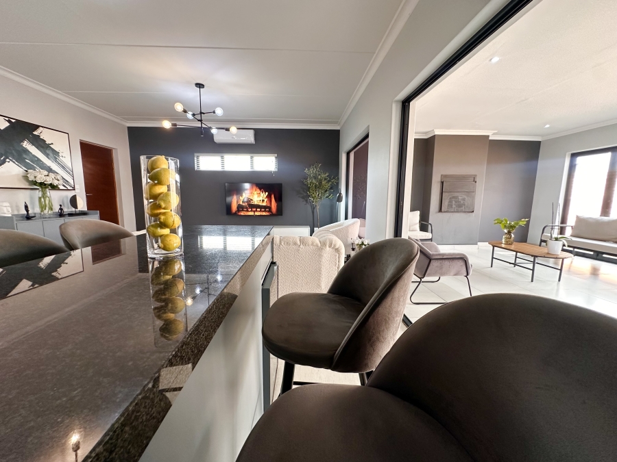 To Let 3 Bedroom Property for Rent in Thatchfield Estate Gauteng