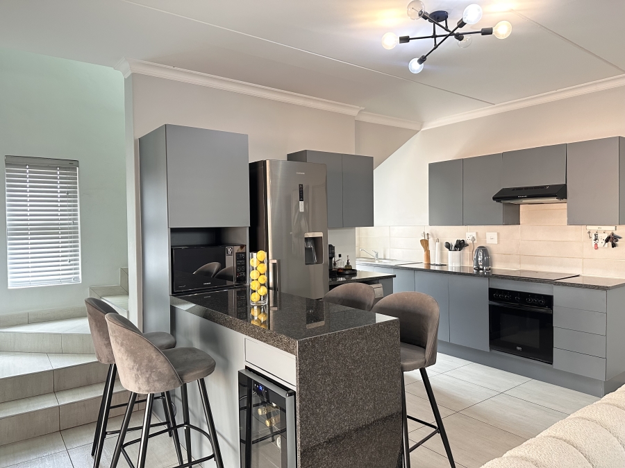 To Let 3 Bedroom Property for Rent in Thatchfield Estate Gauteng