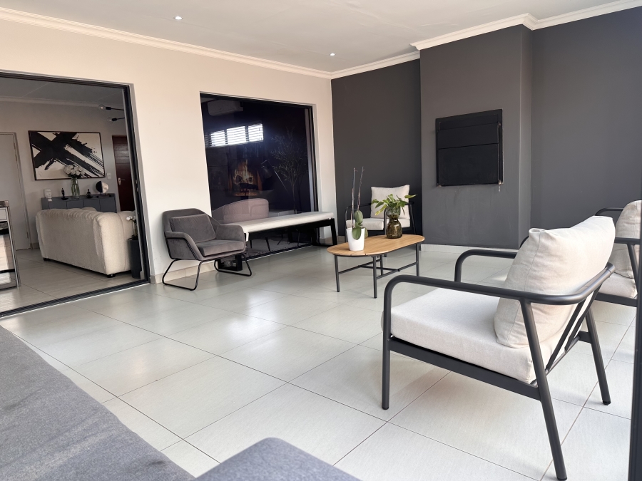 To Let 3 Bedroom Property for Rent in Thatchfield Estate Gauteng