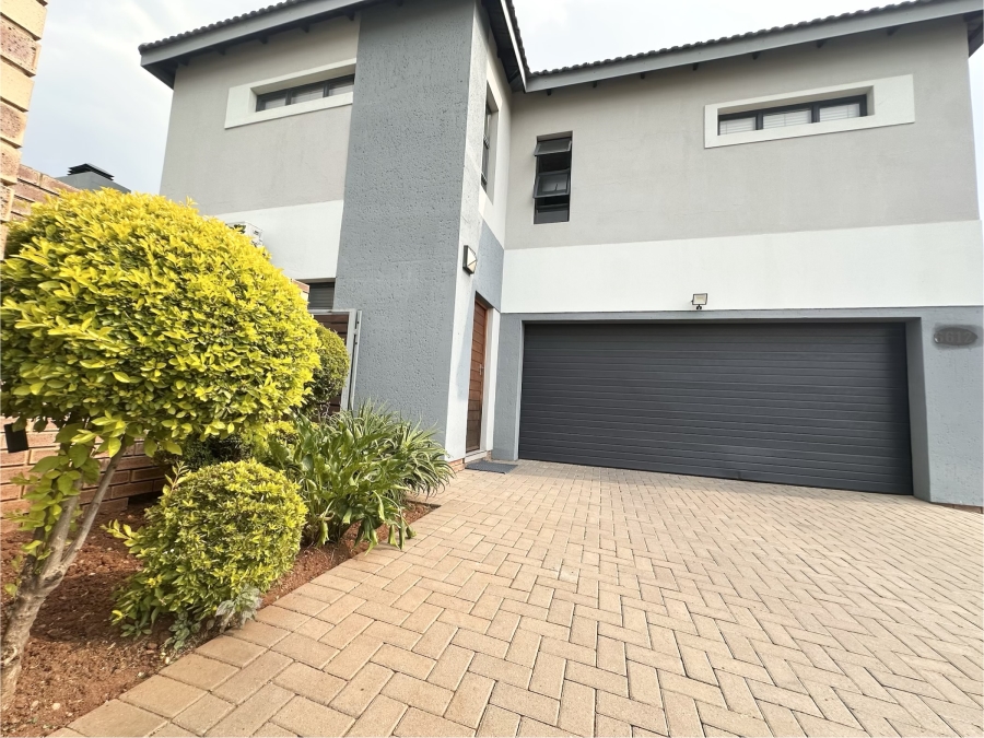 To Let 3 Bedroom Property for Rent in Thatchfield Estate Gauteng