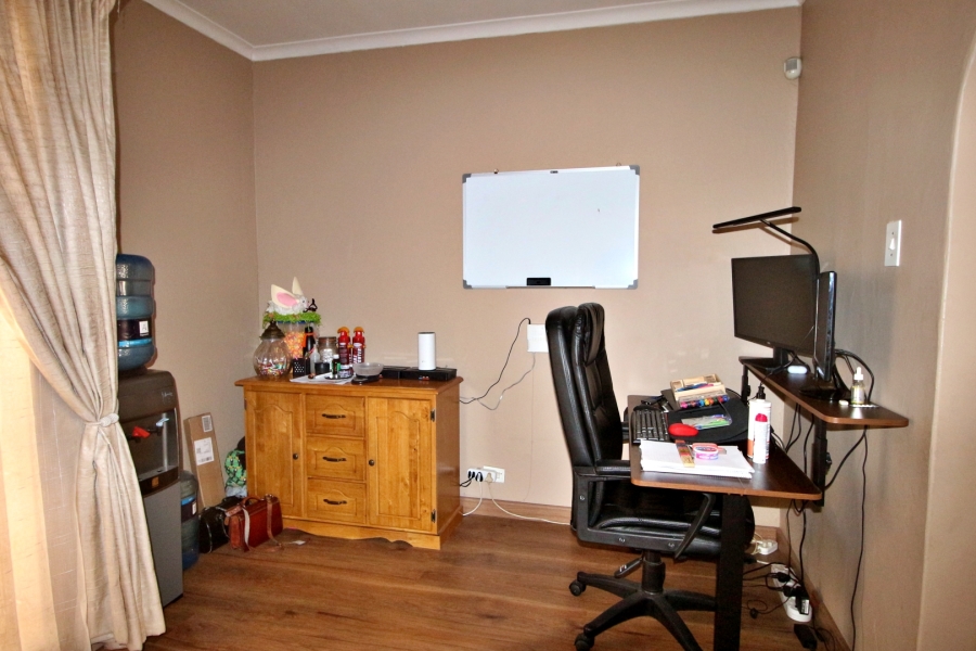 2 Bedroom Property for Sale in Edleen Gauteng