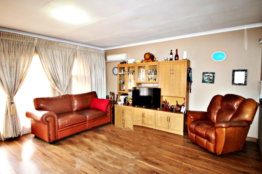 2 Bedroom Property for Sale in Edleen Gauteng