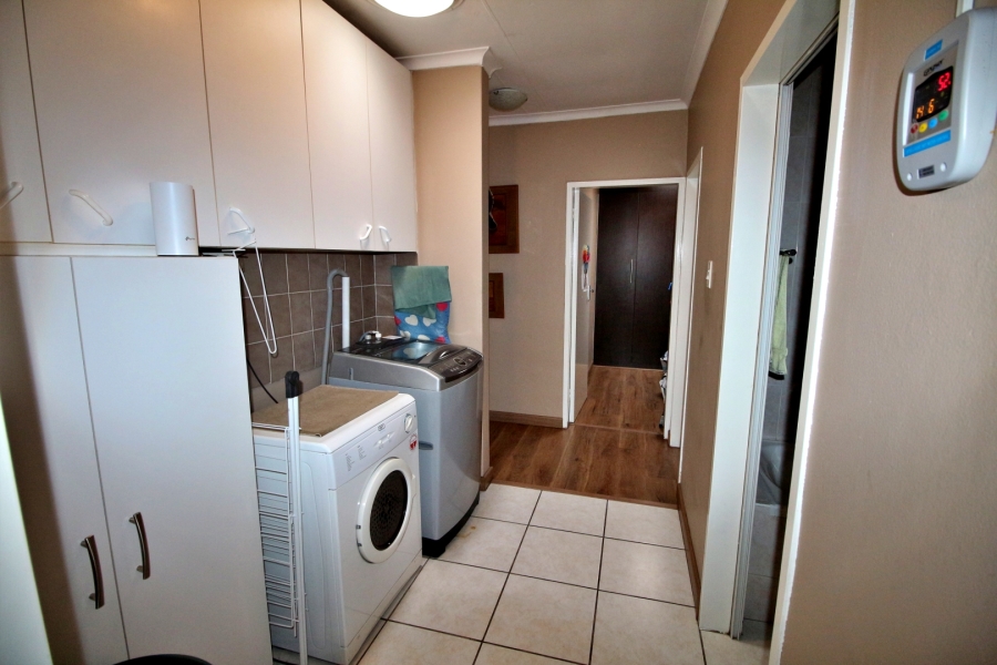 2 Bedroom Property for Sale in Edleen Gauteng