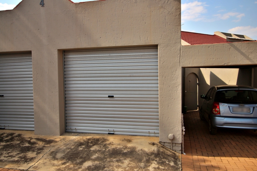 2 Bedroom Property for Sale in Edleen Gauteng