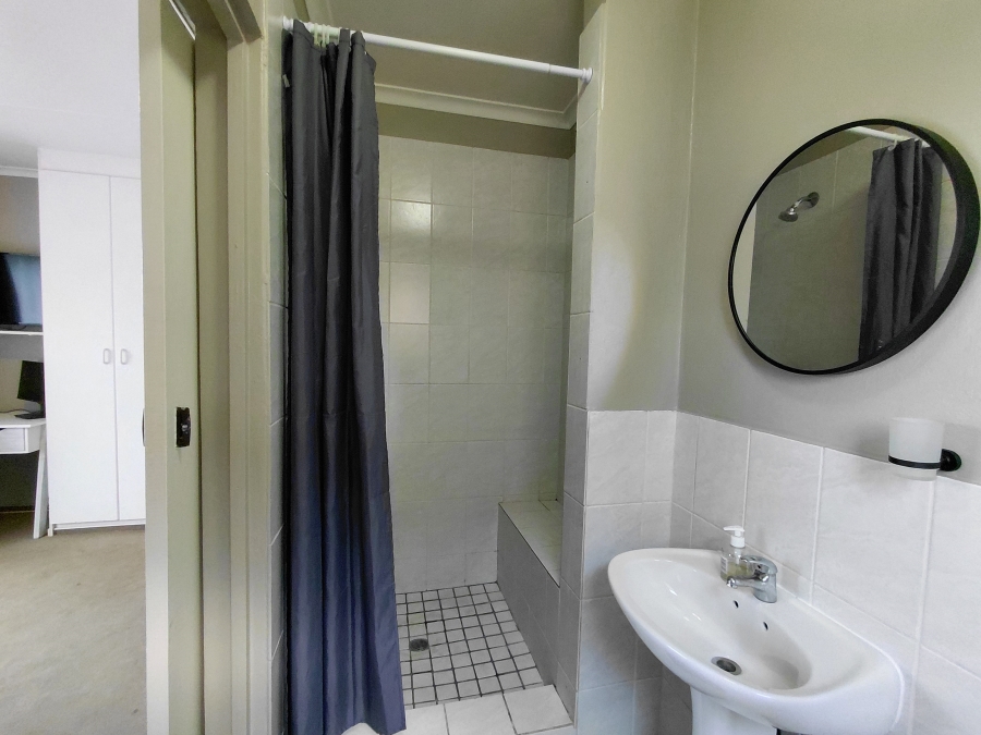 To Let 2 Bedroom Property for Rent in Noordwyk Gauteng