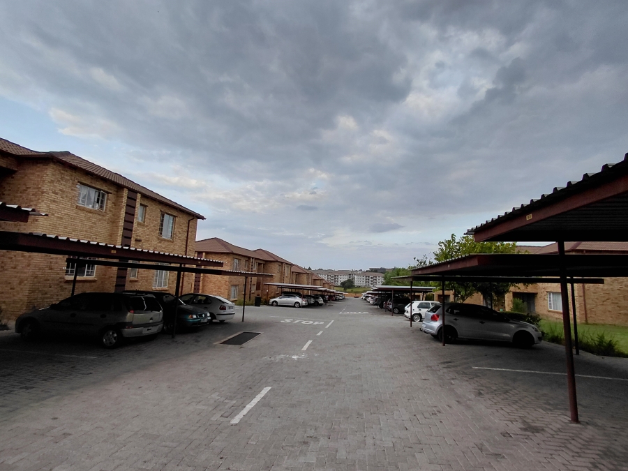 To Let 2 Bedroom Property for Rent in Noordwyk Gauteng