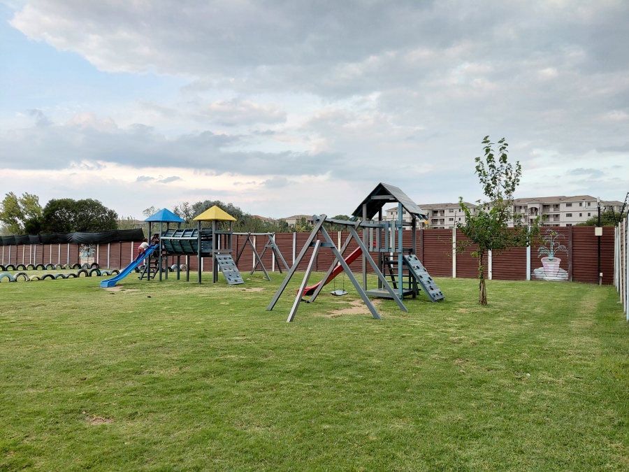 To Let 2 Bedroom Property for Rent in Noordwyk Gauteng