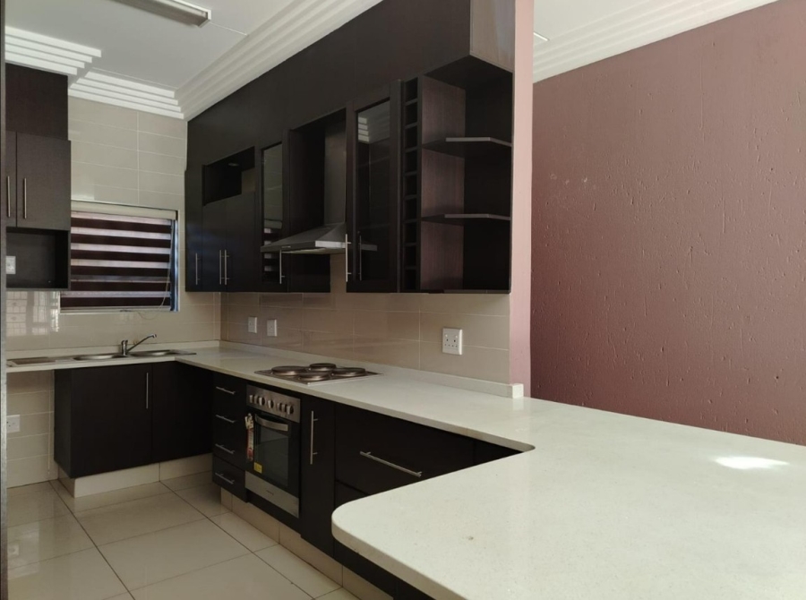 To Let 2 Bedroom Property for Rent in Ravenswood Gauteng