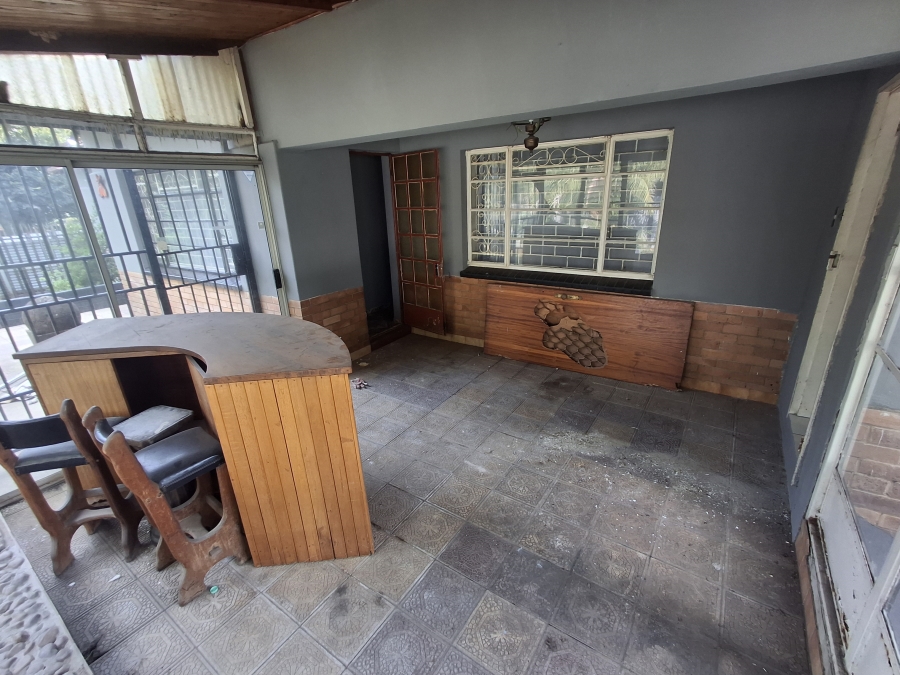 7 Bedroom Property for Sale in Airfield Gauteng