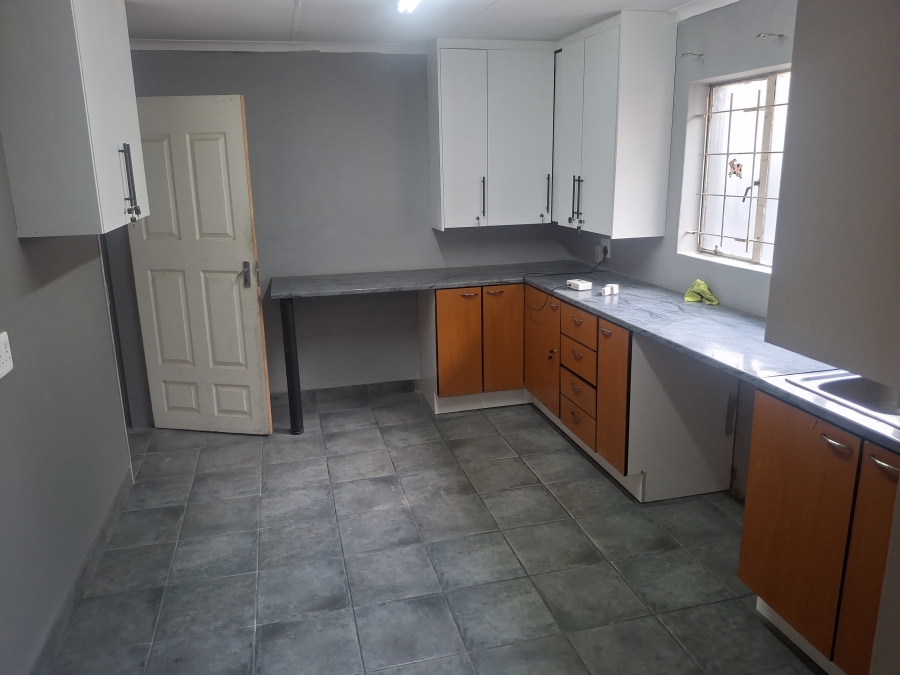 7 Bedroom Property for Sale in Airfield Gauteng