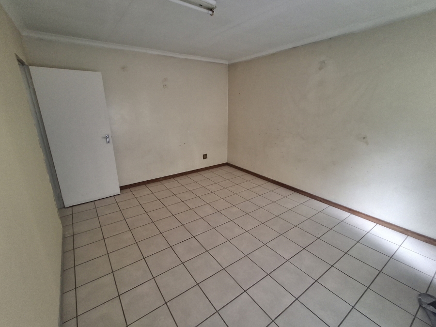 7 Bedroom Property for Sale in Airfield Gauteng