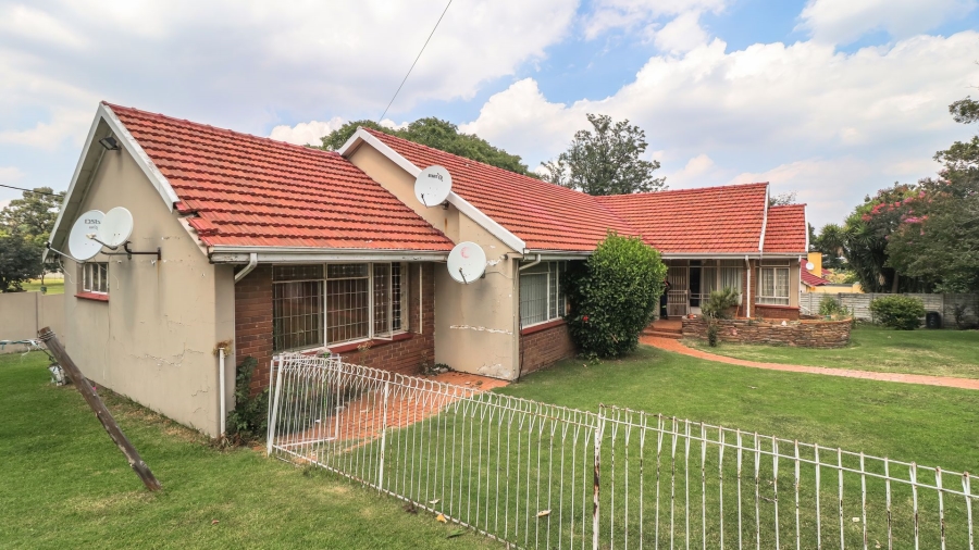 4 Bedroom Property for Sale in Savoy Estate Gauteng