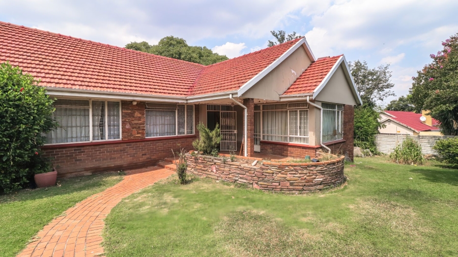 4 Bedroom Property for Sale in Savoy Estate Gauteng