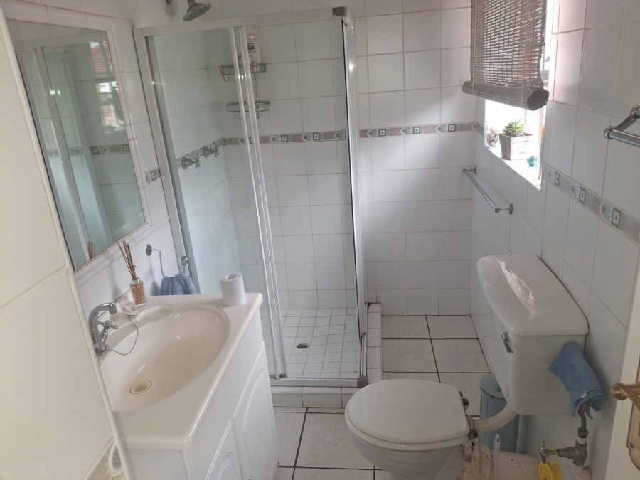 4 Bedroom Property for Sale in Farrarmere Gauteng