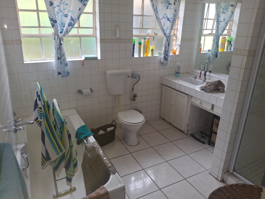 4 Bedroom Property for Sale in Farrarmere Gauteng
