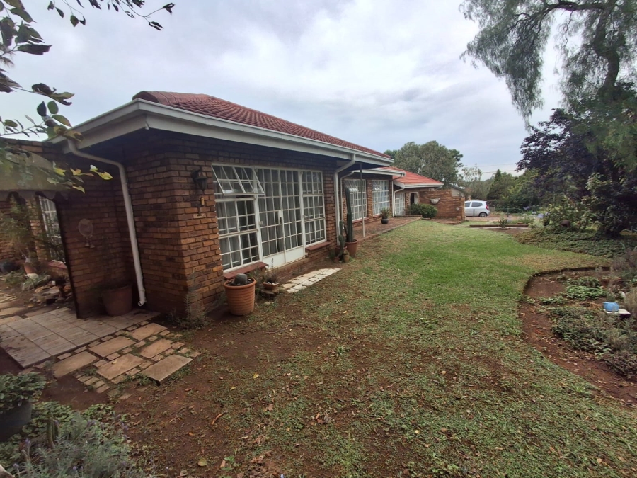 4 Bedroom Property for Sale in Farrarmere Gauteng