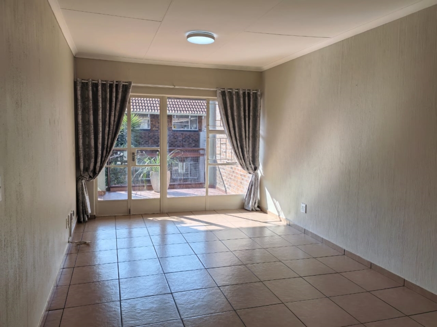 2 Bedroom Property for Sale in Ravenswood Gauteng