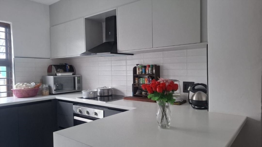 3 Bedroom Property for Sale in Lakefield Gauteng