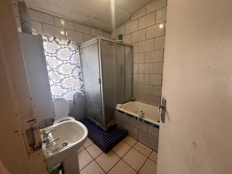 6 Bedroom Property for Sale in Dalview Gauteng