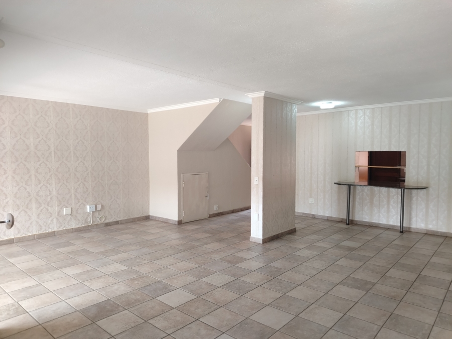 To Let 3 Bedroom Property for Rent in Edenburg Gauteng