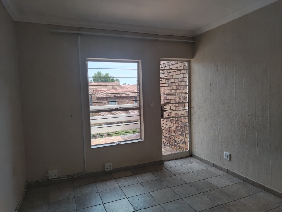 To Let 3 Bedroom Property for Rent in Edenburg Gauteng