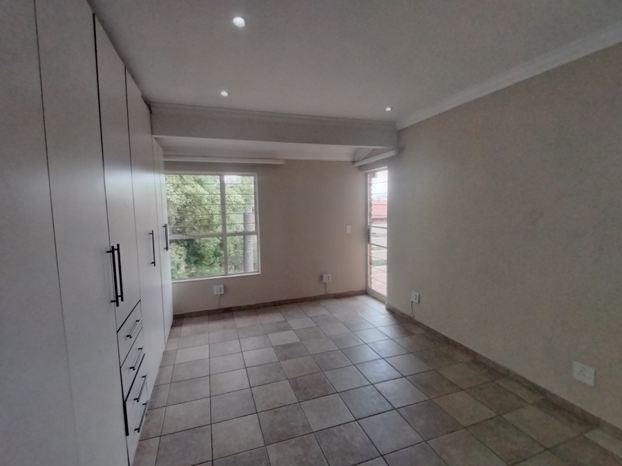 To Let 3 Bedroom Property for Rent in Edenburg Gauteng