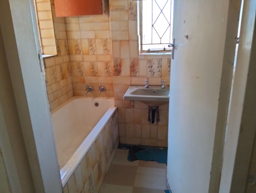 5 Bedroom Property for Sale in Rosettenville Gauteng