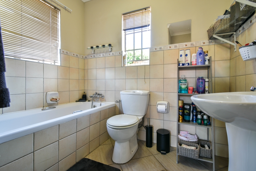 3 Bedroom Property for Sale in Magalieskruin Gauteng